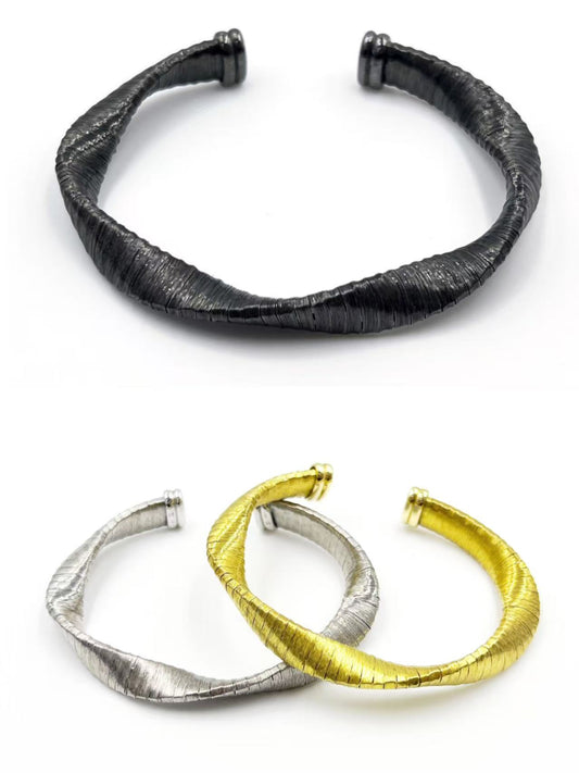 Noir & Lumière Luna Twist Cuff