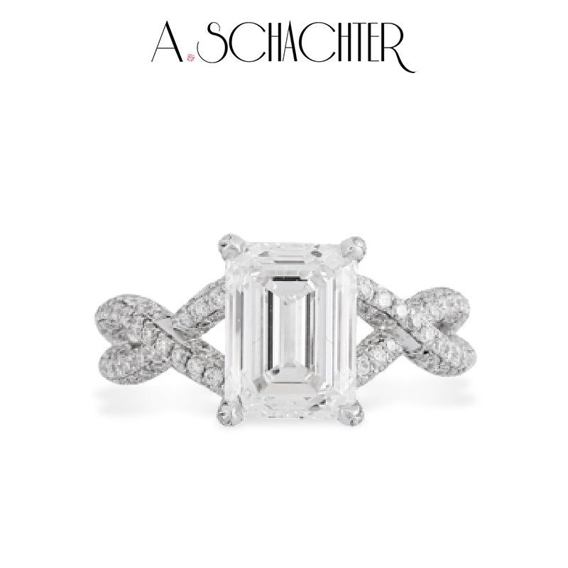 The Emerald Allure Pavé Ban（3 ct. emerald cut)